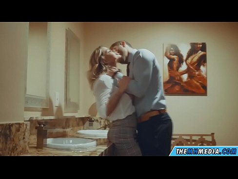 ❤️ Rehefa mamitaka anao ao amin'ny trano fidiovana ho an'ny besinimaro ny blonde be busty ❤❌ Super sex amin'ny pôrnôgrafia mg.pornohdmega.ru ﹏